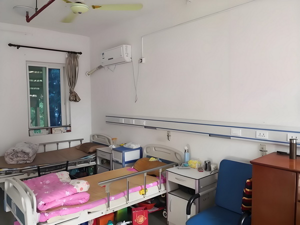 转深圳户口_预售惨淡人气暴跌谁也救不了“狂妄自大”的那英 救不了狂妄互联网餐饮&