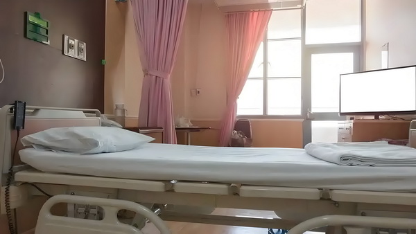 深圳海外留学生落户_《风骚律师》主演想暴打马里奥：把他的胡子撕下来 力惊足的神十人他电眼魅精气