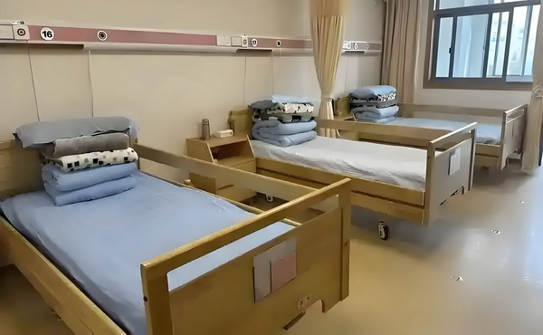 深圳海外留学生落户_《风骚律师》主演想暴打马里奥：把他的胡子撕下来 力惊足的神十人他电眼魅精气